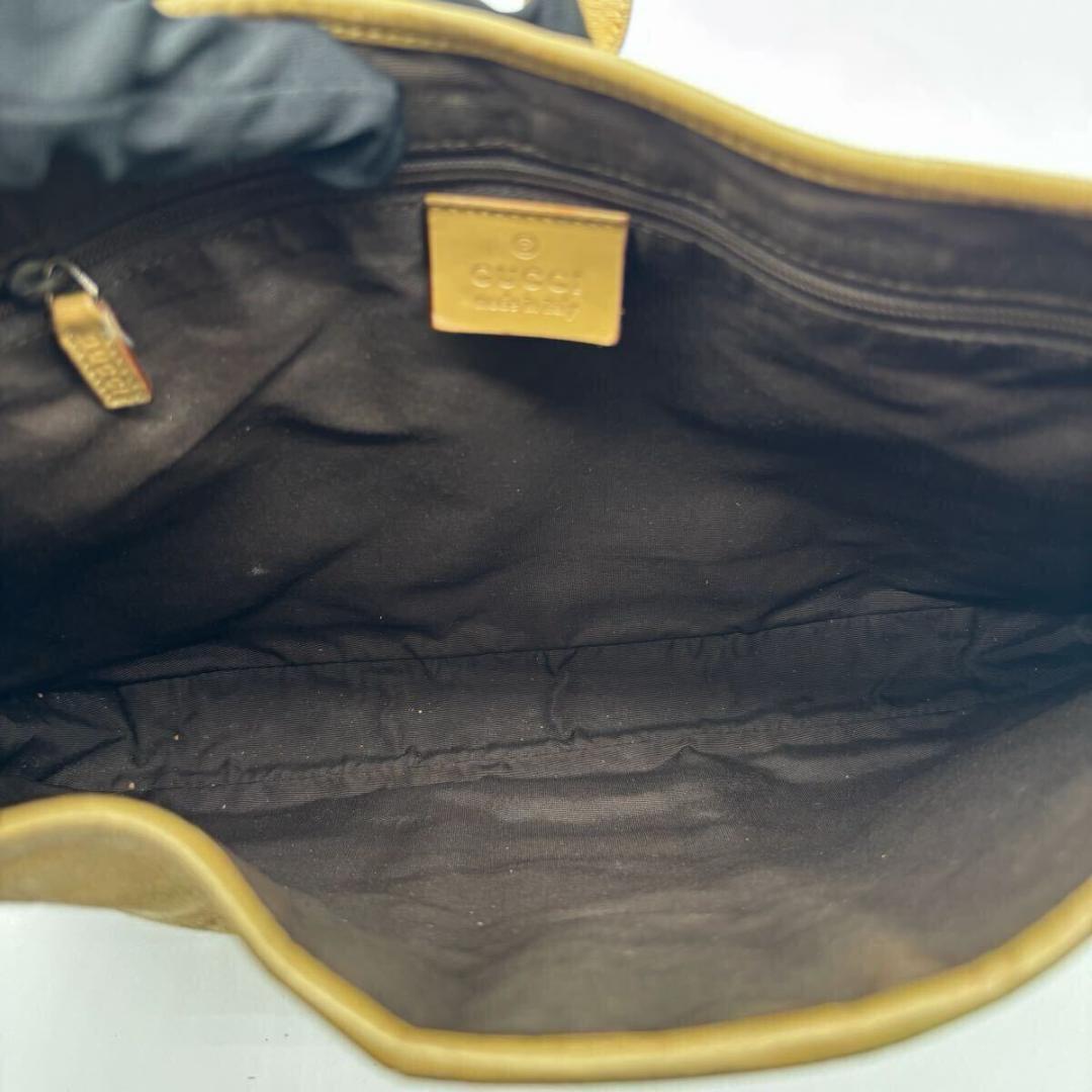 Gucci Jackie  Beige