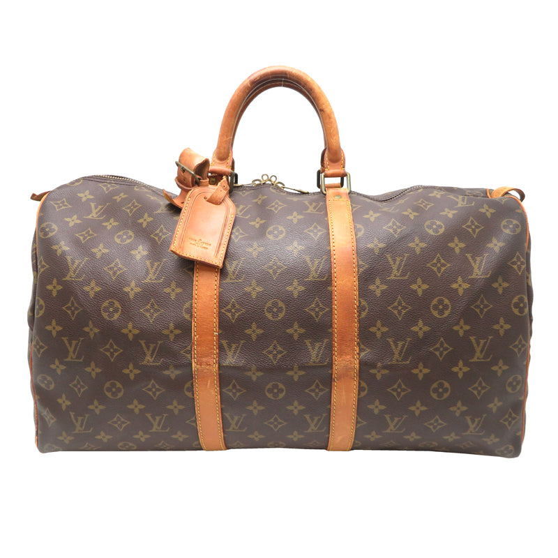 Louis Vuitton Keepall 50 i Monogram canvas sett forfra med navnelapp